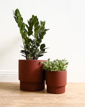 Load image into Gallery viewer, Culotta Burnt Sienna Pot